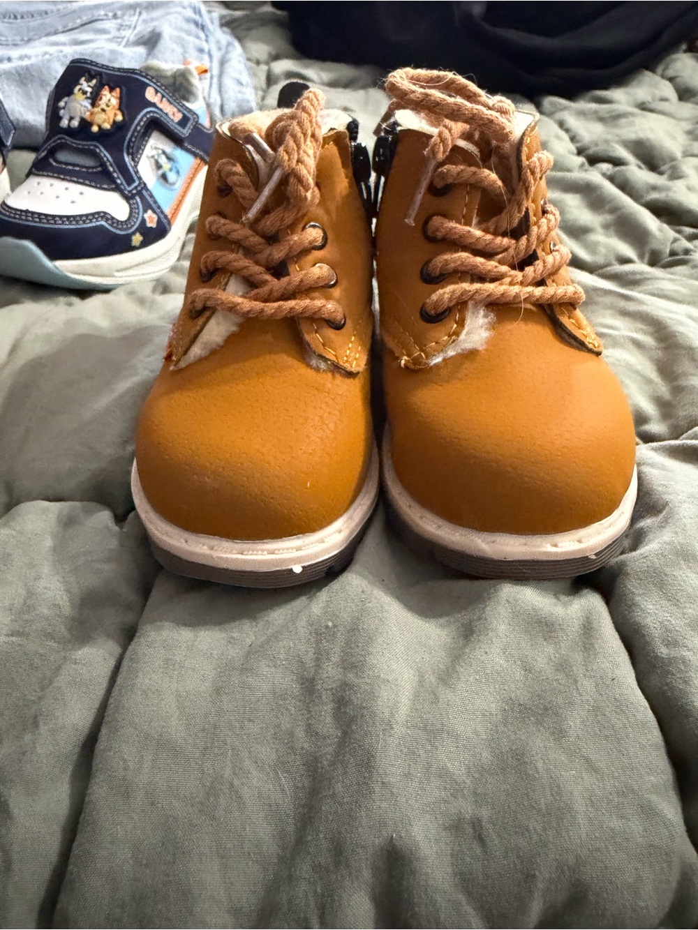Source Unknown Kids Lace-Up Tan Boots with Cozy Trim
